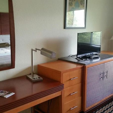 Riverwalk Inn & Suites Fort Atkinson Extérieur photo