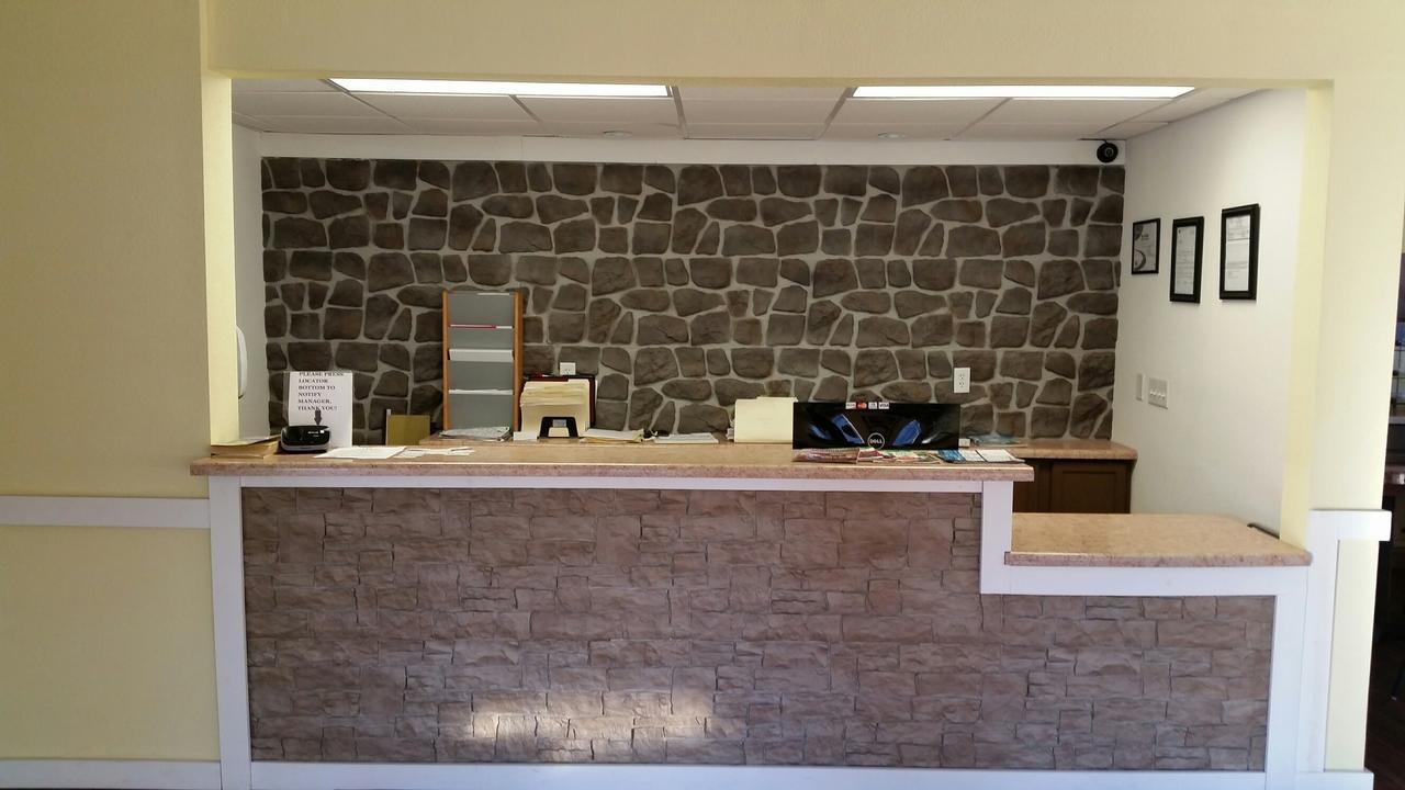 Riverwalk Inn & Suites Fort Atkinson Extérieur photo