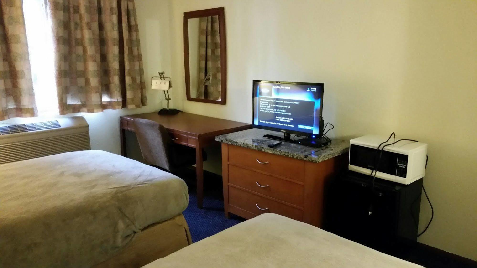 Riverwalk Inn & Suites Fort Atkinson Extérieur photo