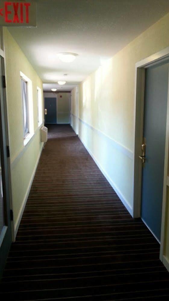Riverwalk Inn & Suites Fort Atkinson Extérieur photo